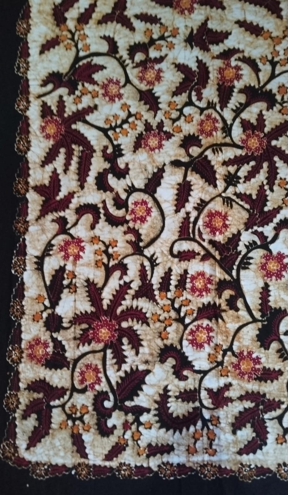 Motif batik tulis remekan mawar