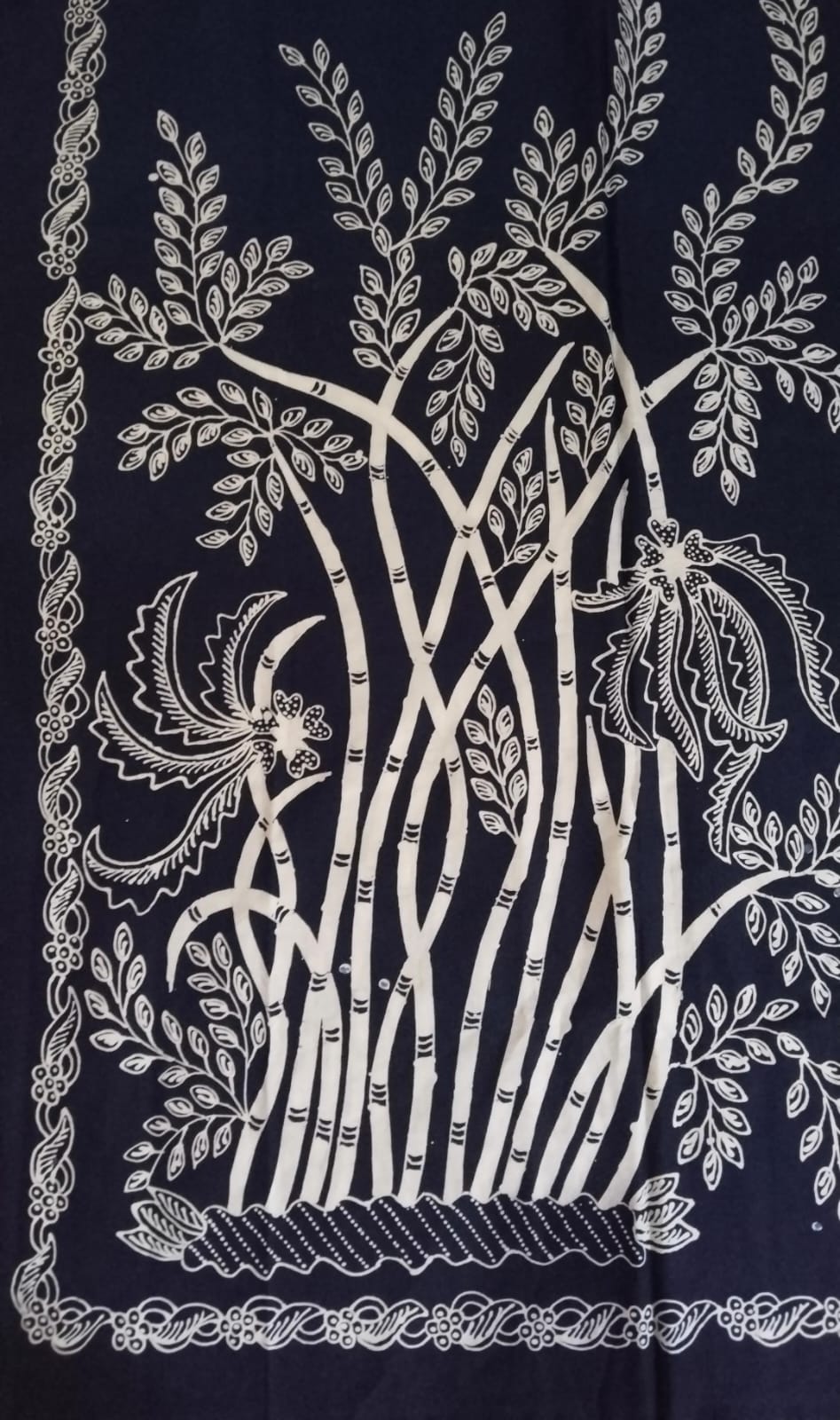 Motif batik tulis pohon bambu